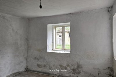Bulgarian Forgotten House in Ostritsa Village (11)