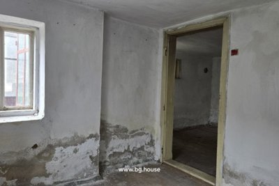Bulgarian Forgotten House in Ostritsa Village (13)