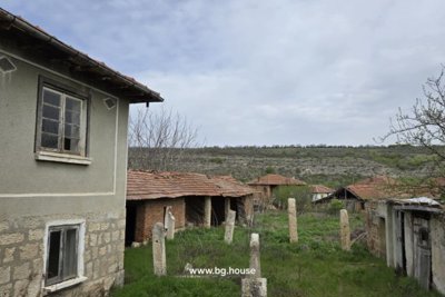 Bulgarian Forgotten House in Ostritsa Village (2)
