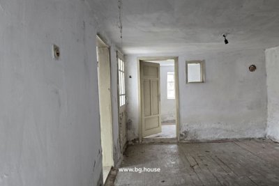 Bulgarian Forgotten House in Ostritsa Village (6)