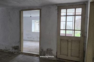 Bulgarian Forgotten House in Ostritsa Village (8)