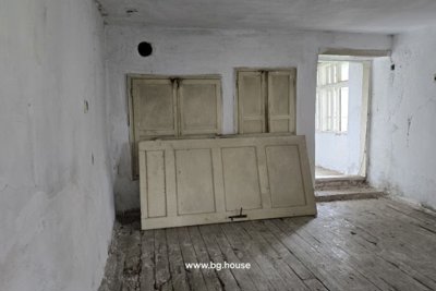 Bulgarian Forgotten House in Ostritsa Village (10)
