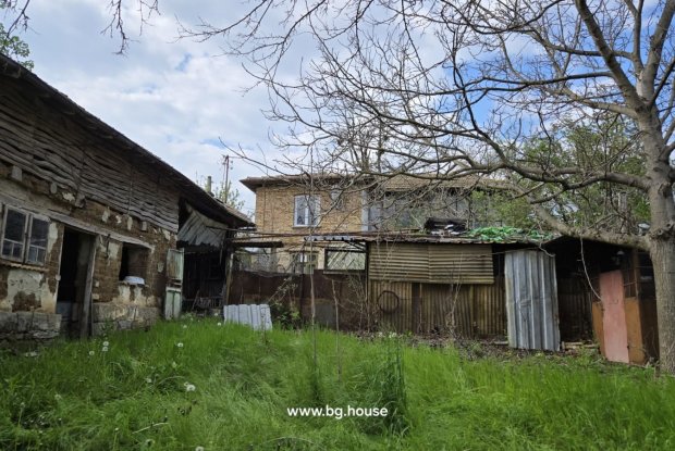 Image No.15-4 Bed House for sale