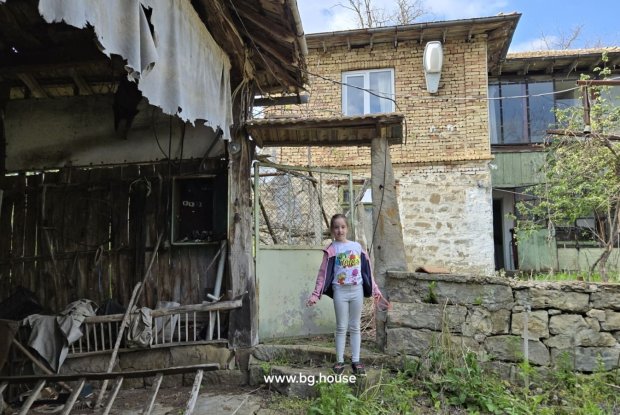 Image No.19-4 Bed House for sale