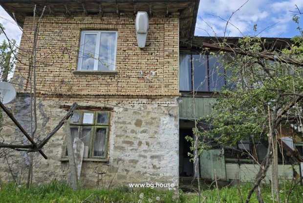 Image No.20-4 Bed House for sale