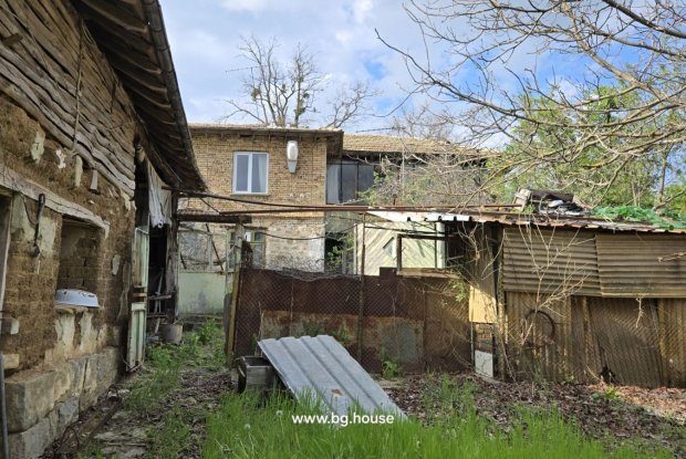 Image No.3-4 Bed House for sale