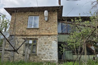 Country House for Sale in Ivancha near Popovo (1)