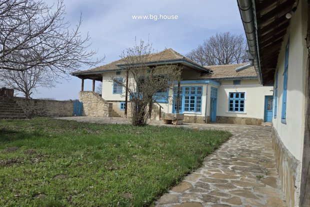 Image No.18-5 Bed House for sale
