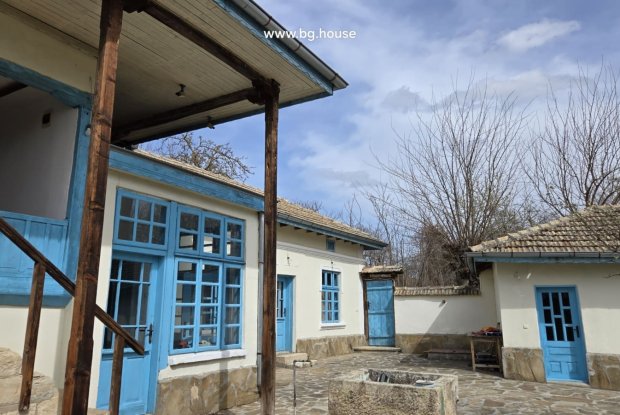 Image No.5-5 Bed House for sale