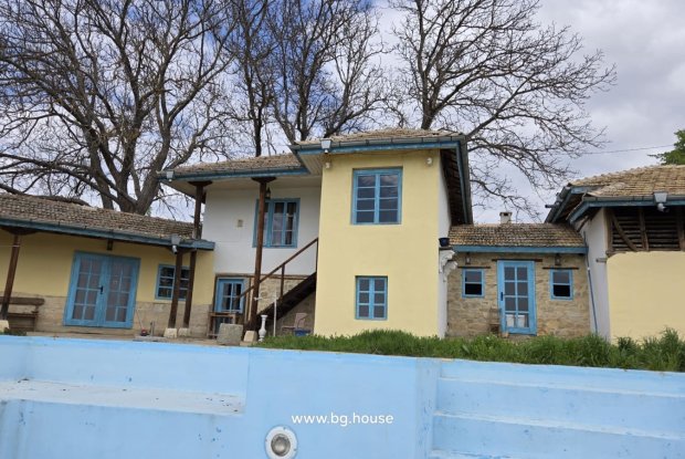 Image No.11-10 Bed House for sale