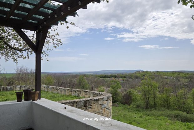 Image No.17-10 Bed House for sale