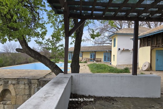 Image No.19-10 Bed House for sale