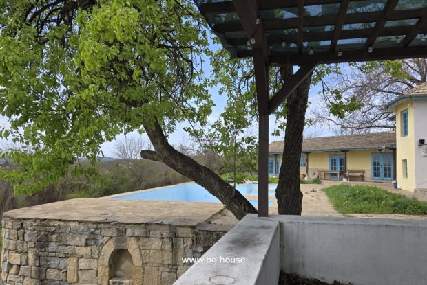 Image No.20-10 Bed House for sale