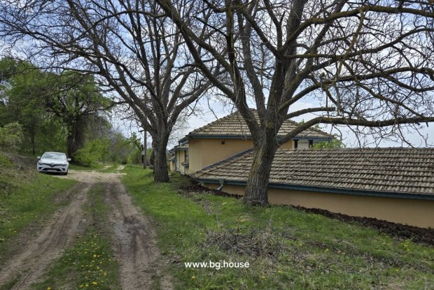 Image No.24-10 Bed House for sale
