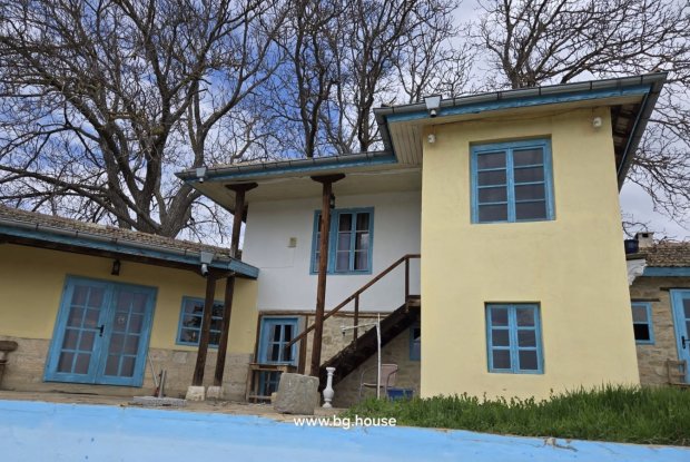 Image No.9-10 Bed House for sale