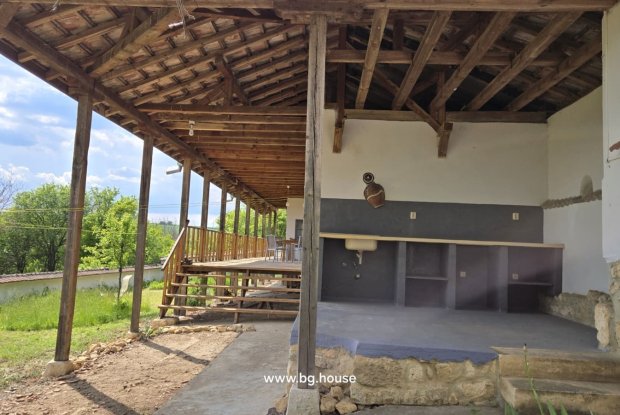 Image No.9-2 Bed House for sale