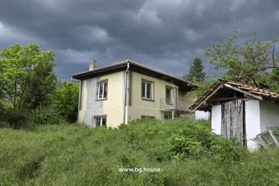 Bulgarian House for Sale in Village Koprivets – 700m² Plot (6)