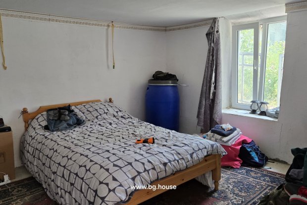 Image No.18-4 Bed House for sale