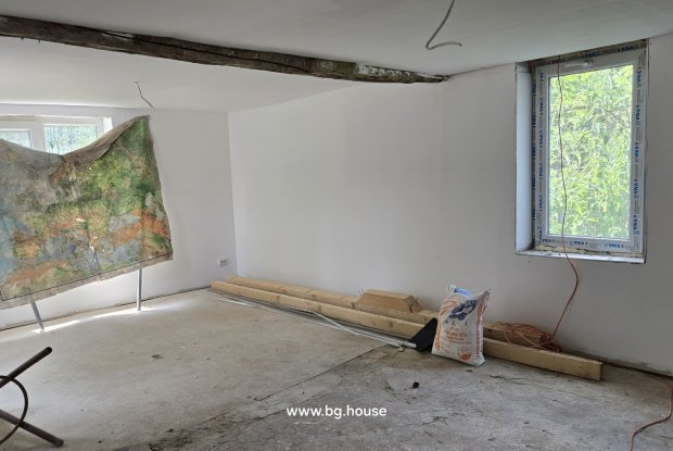 Image No.20-4 Bed House for sale