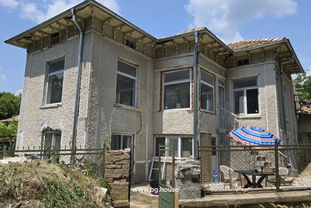 Image No.3-4 Bed House for sale