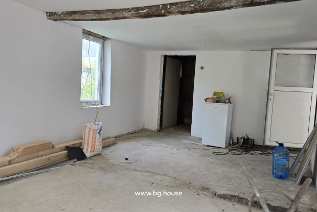 Image No.22-4 Bed House for sale