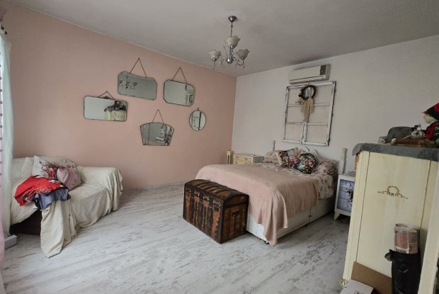 Image No.14-5 Bed House for sale