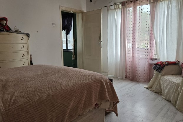 Image No.16-5 Bed House for sale