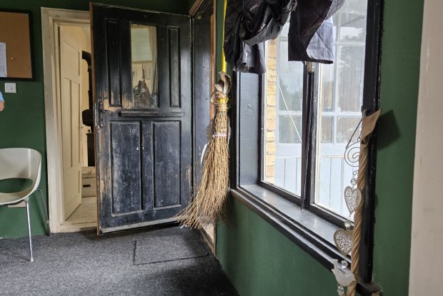 Image No.17-5 Bed House for sale