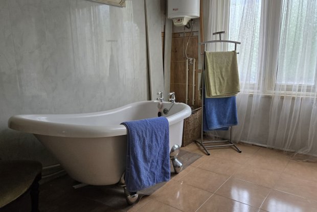 Image No.19-5 Bed House for sale