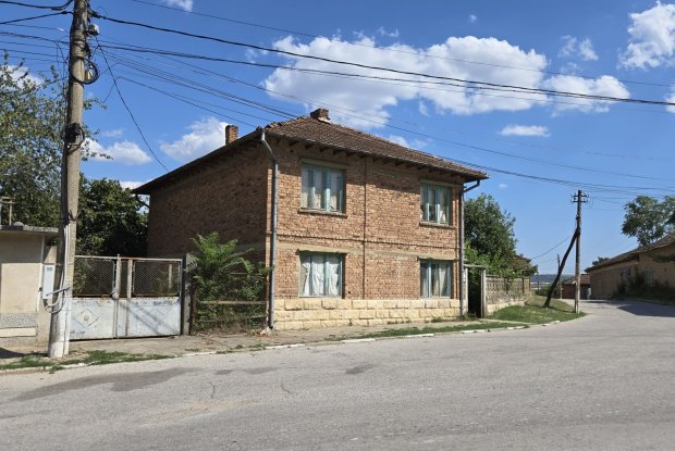 Image No.3-Maison de 5 chambres à vendre à Dve Mogili