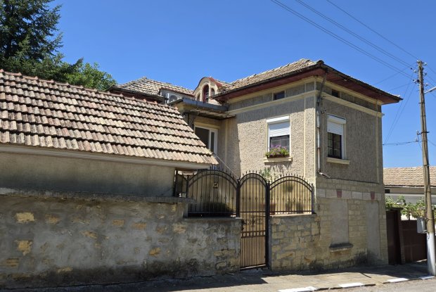 Image No.3-4 Bed House for sale