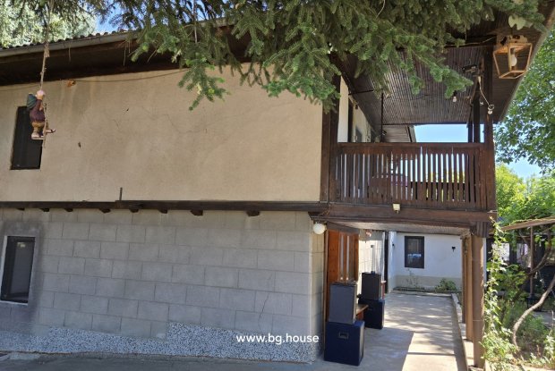 Image No.8-3 Bed House for sale
