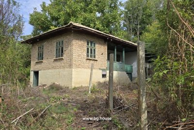 Bulgarian House for Sale in Village Lomtsi with 2030m² Garden (4)