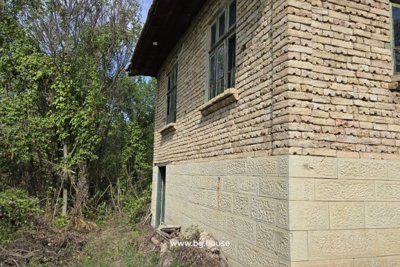 Bulgarian House for Sale in Village Lomtsi with 2030m² Garden (12)