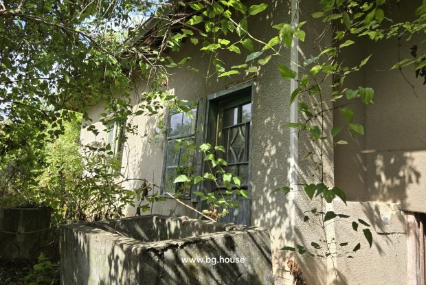 Image No.17-3 Bed Property for sale