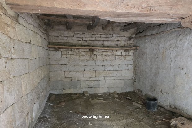 Image No.25-3 Bed Property for sale