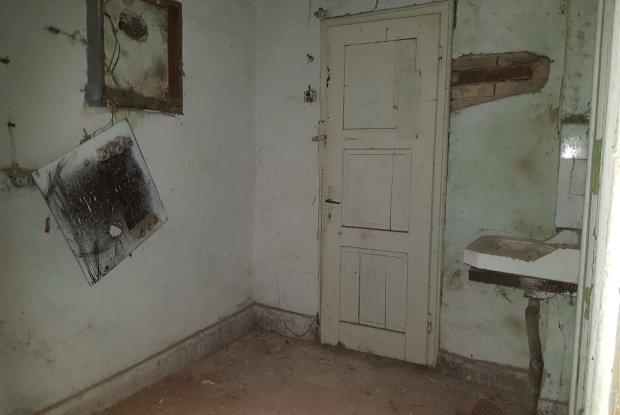 Image No.12-1 Bed Property for sale