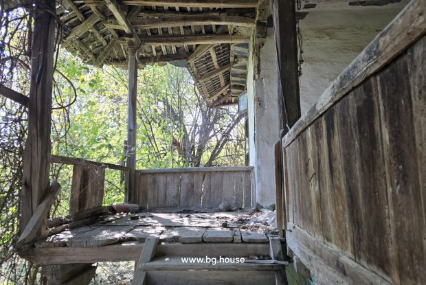 Image No.10-3 Bed House for sale