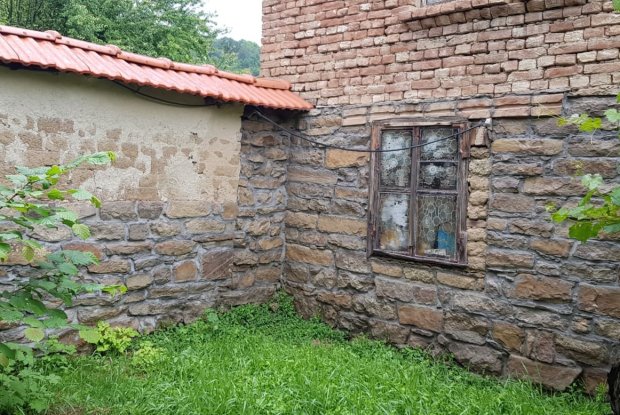 Image No.10-3 Bed House for sale