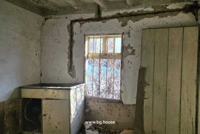 Cheap Bulgarian investment for sale with 4090m2 land (29)