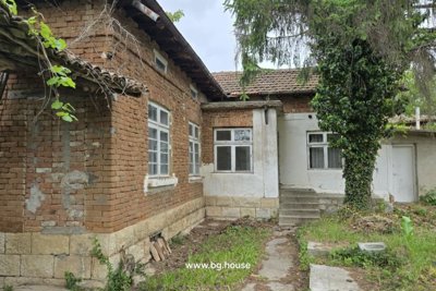 Bulgarian house with a garden in Shirokovo (15)
