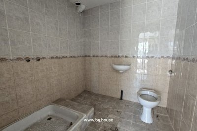 Bulgarian house with a garden in Shirokovo (49) – Copy