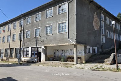 Bulgarian business complex for sale in village Goritsa
