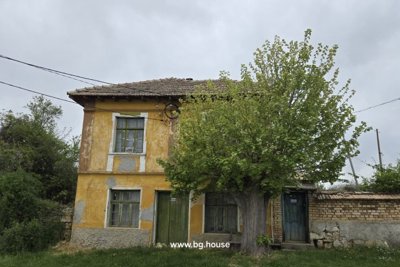 Bulgarian Spacious house with photovoltaic system (5)