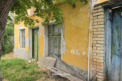 Bulgarian Spacious house with photovoltaic system (7)