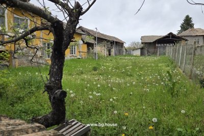 Bulgarian Spacious house with photovoltaic system (11)