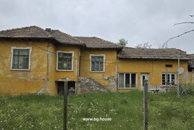 Bulgarian Spacious house with photovoltaic system (18)