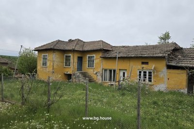 Bulgarian Spacious house with photovoltaic system (25)