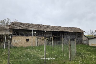 Bulgarian Spacious house with photovoltaic system (29)