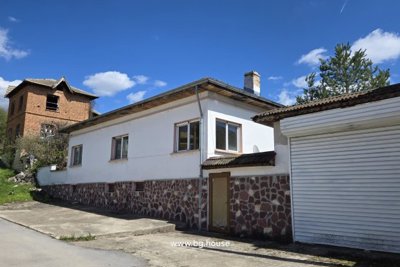 Beautiful Bulgarian estate for sale in village Osikovo (42)